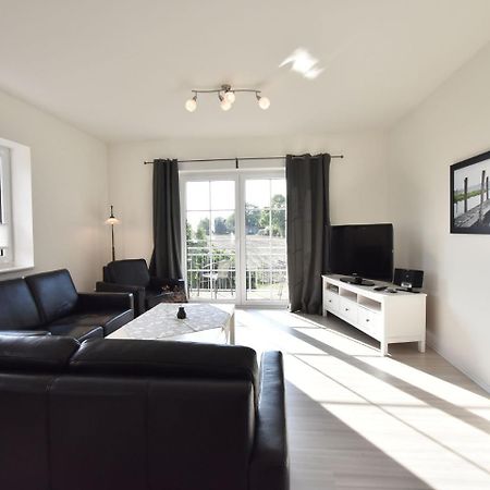 Charming Apartment In Oldenburg In Holstein With Terrace Екстериор снимка