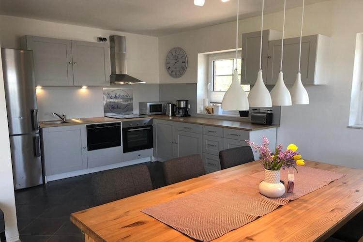 Charming Apartment In Oldenburg In Holstein With Terrace Екстериор снимка