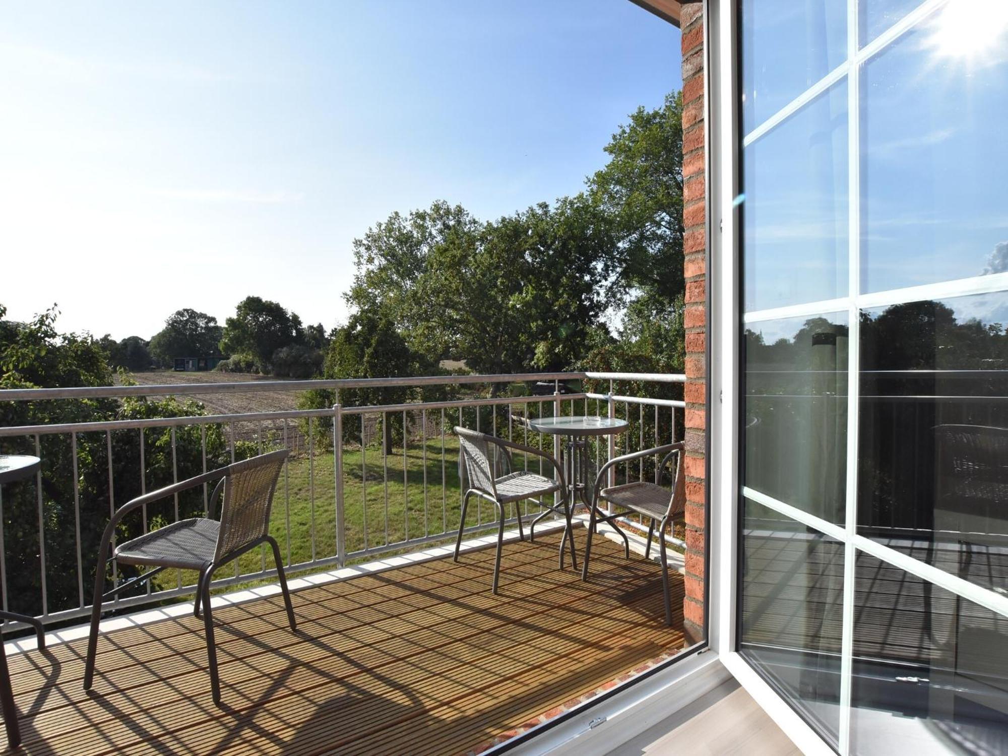 Charming Apartment In Oldenburg In Holstein With Terrace Екстериор снимка